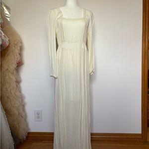 Promesa Cream Long Sleeve Dress